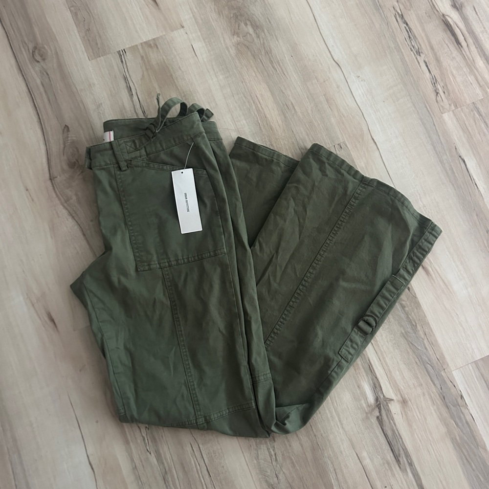 Urban Outfitters Green Cargo Pants Relaxed Fit